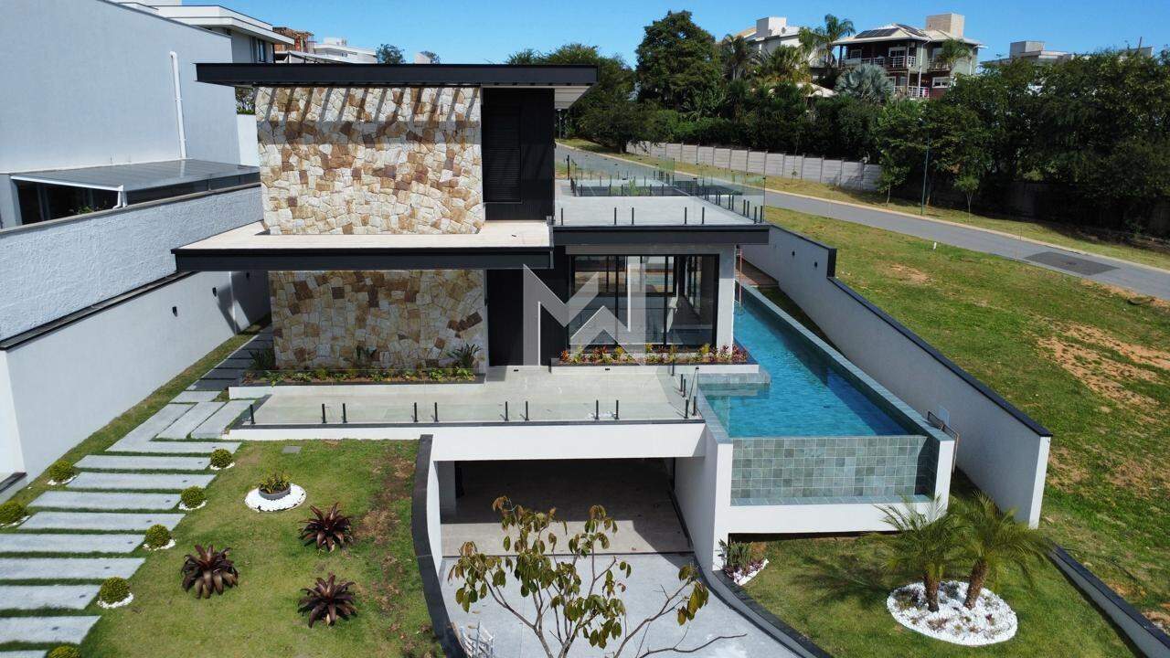 Casa em Condomínio à venda no Santa Cândida: 