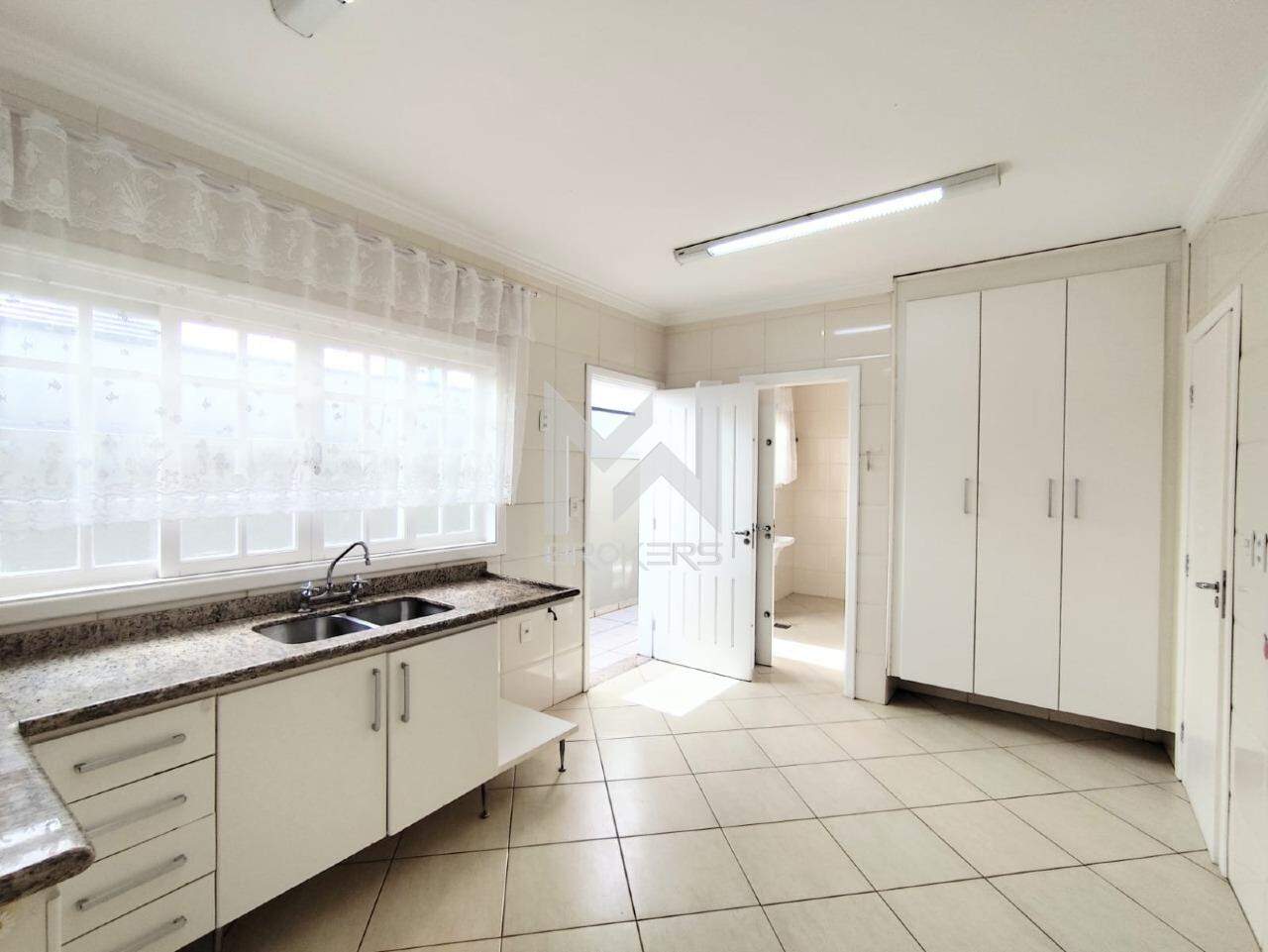Casa em Condomínio à venda no Pinheirinho: 