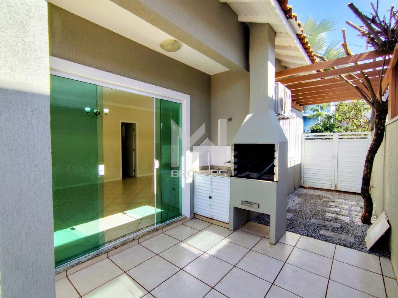 Casa em Condomínio à venda no Pinheirinho: 