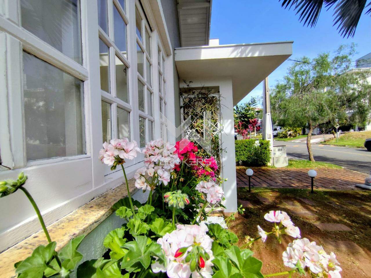 Casa em Condomínio à venda no Pinheirinho: 