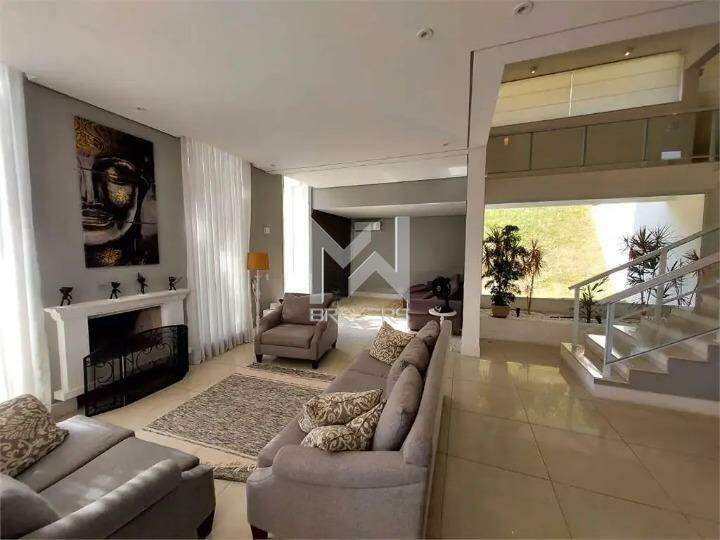 Casa em Condomínio para aluguel no Condomínio Jardim Primavera: Sala de estar