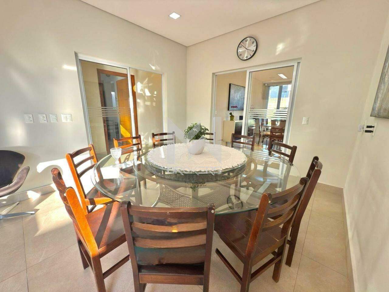 Casa em Condomínio à venda no Condominio Vila Hipica: Copa