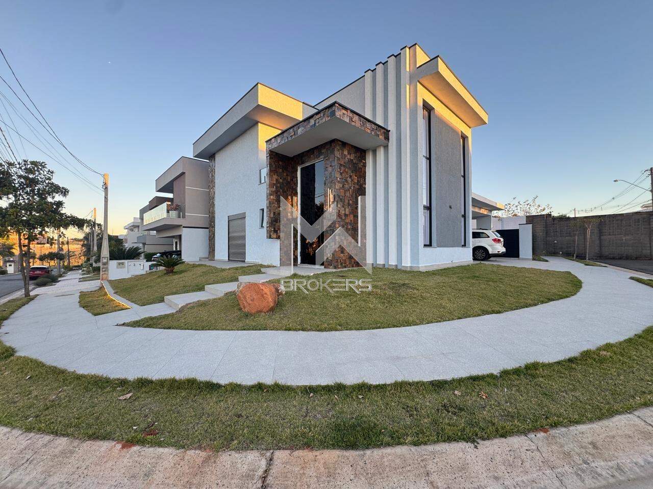 Casa em Condomínio à venda no Swiss Park: Fachada