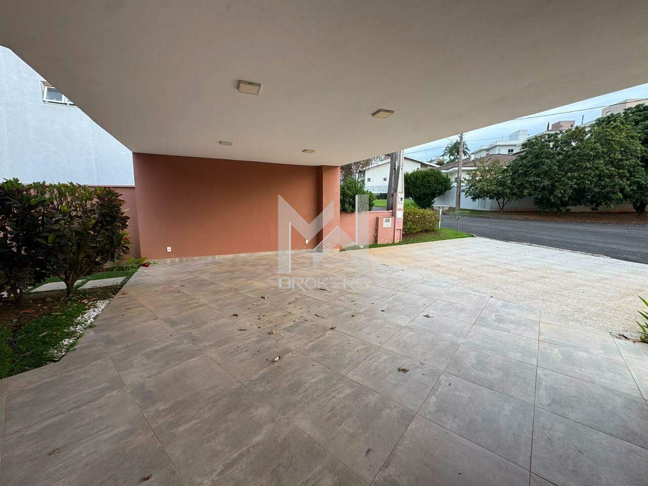 Casa em Condomínio à venda no Bosque: Garagem