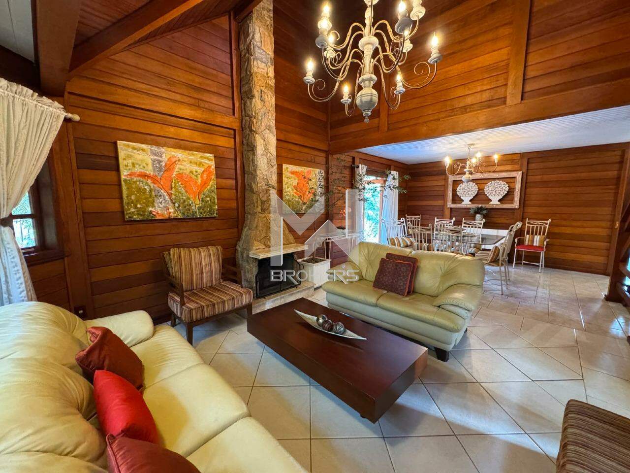 Casa em Condomínio para aluguel no Condomínio Estância Marambaia: Sala de estar