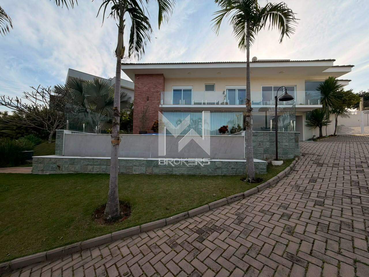 Casa em Condomínio para aluguel no Monte Alegre: Fachada