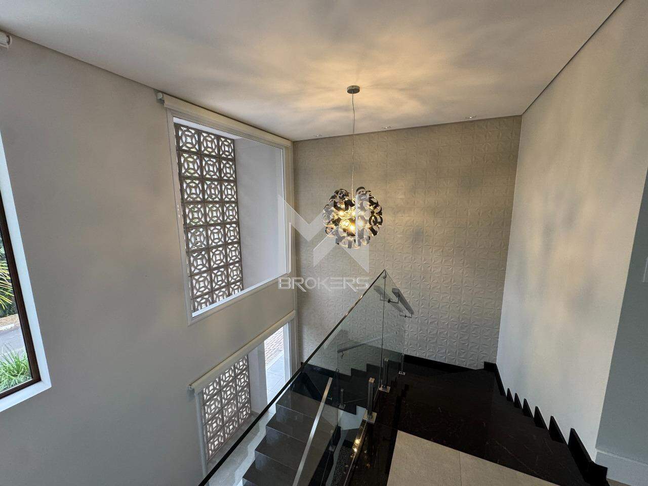 Casa em Condomínio à venda no Condomínio Villa Lombarda: Circulação Social