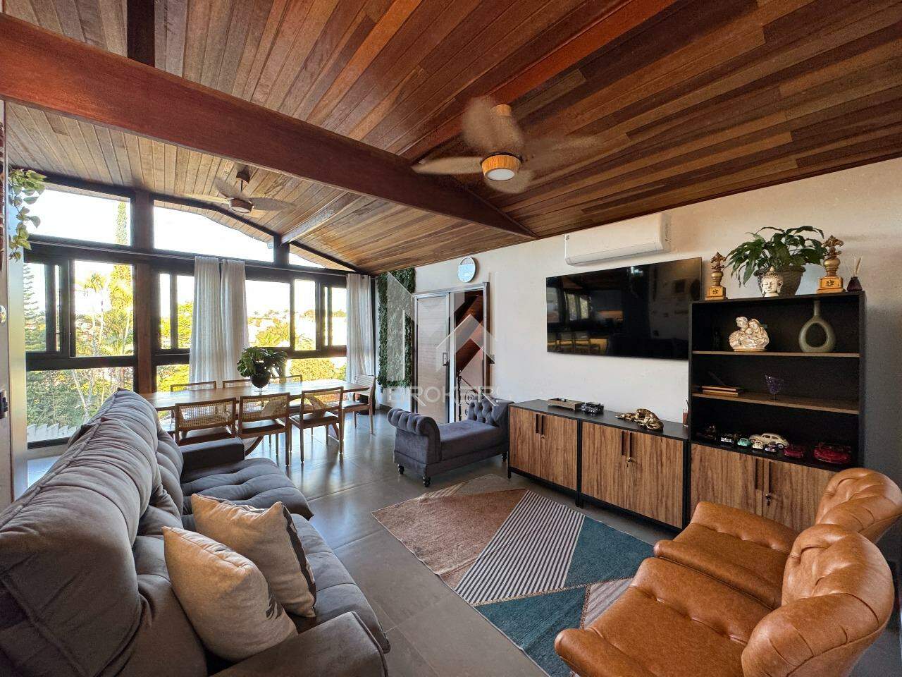 Casa em Condomínio à venda no Vista Alegre: Sala de Estar/ TV