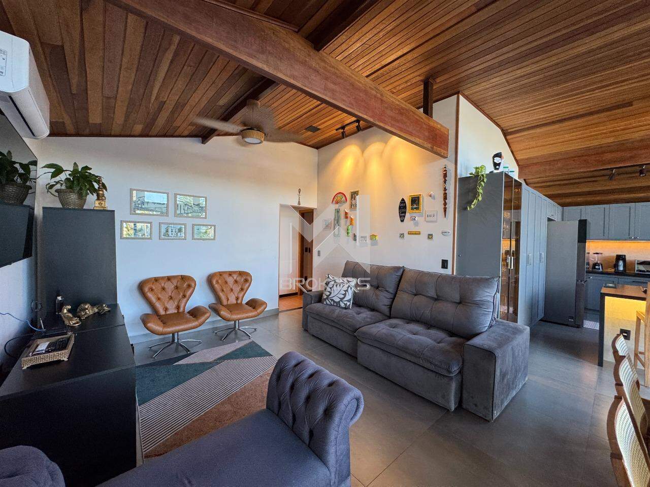 Casa em Condomínio à venda no Vista Alegre: Sala de Estar / TV