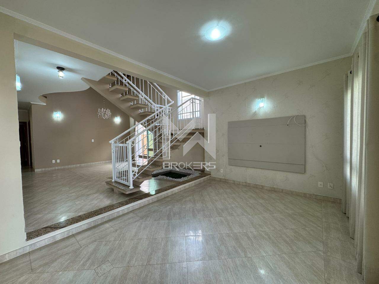 Casa em Condomínio para aluguel no Bosque: Sala de Estar