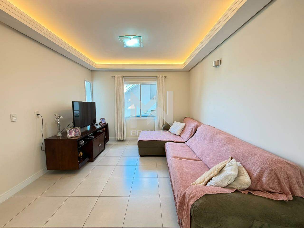 Casa em Condomínio à venda no Condomínio Residencial Morada das Nascentes: Sala de TV