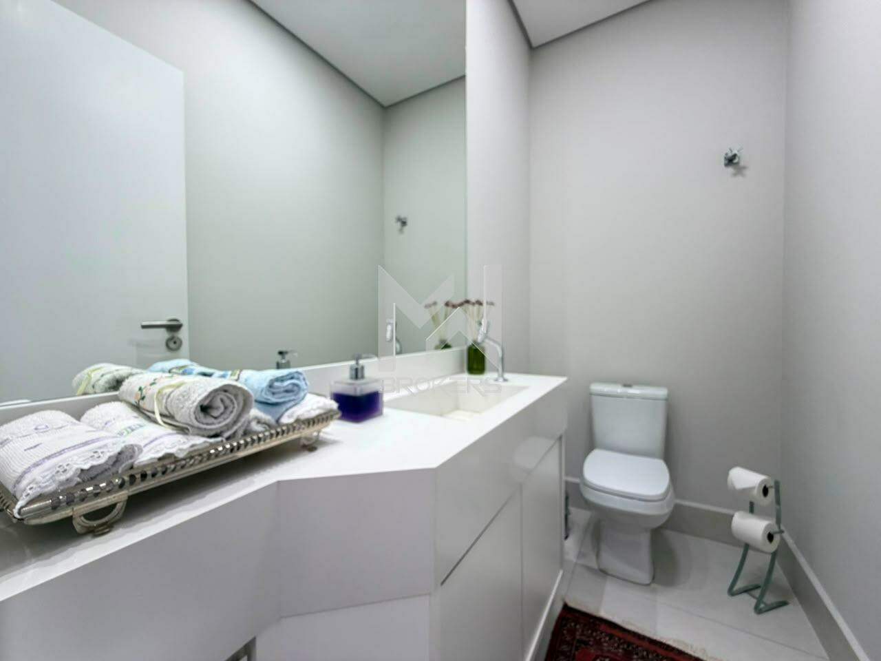 Casa em Condomínio à venda no Swiss Park: Lavabo
