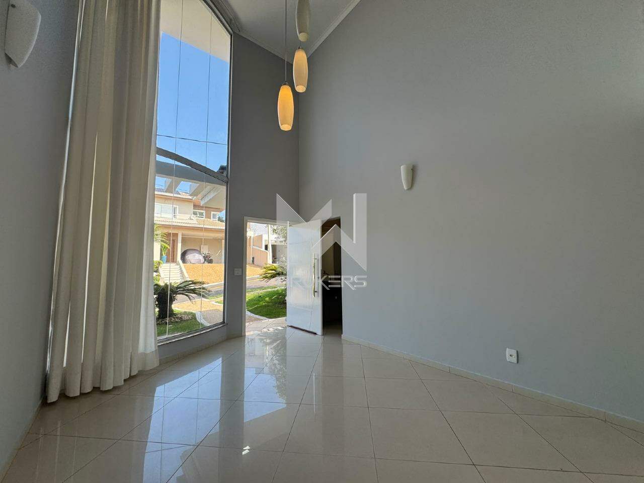 Casa em Condomínio à venda no Condomínio Residencial Morada das Nascentes: Living