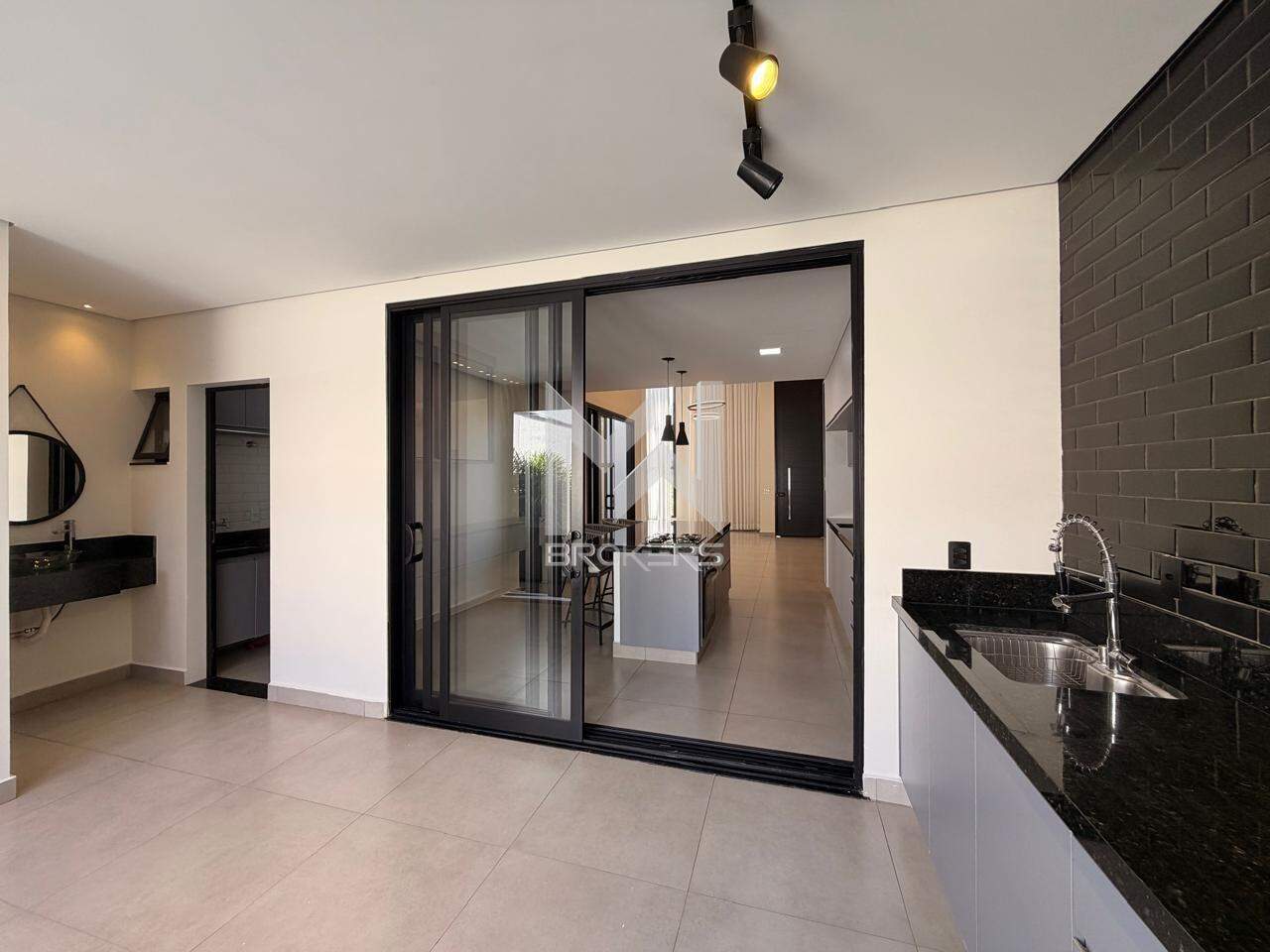 Casa em Condomínio à venda no Chácaras Alpina: Área Gourmet