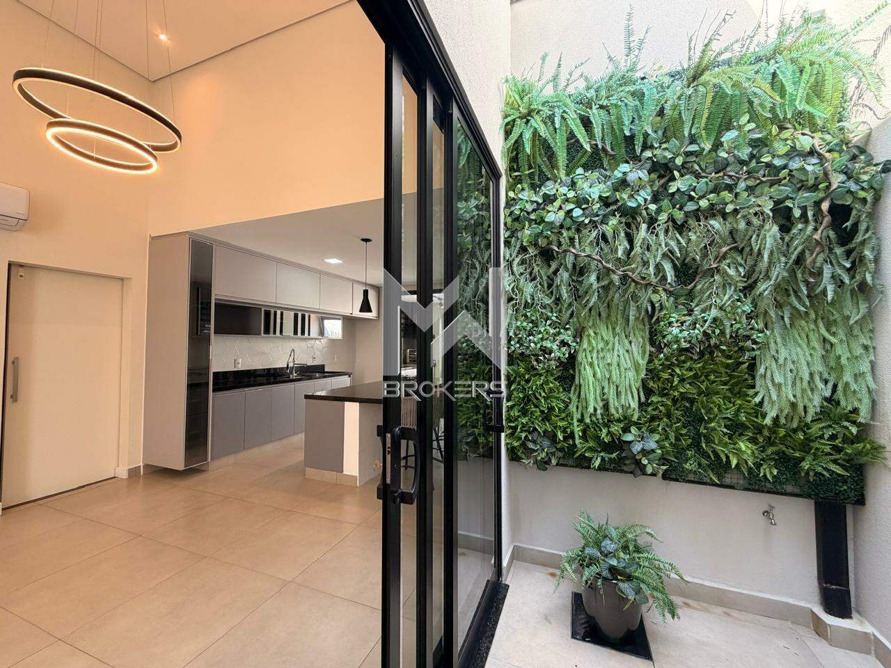 Casa em Condomínio à venda no Chácaras Alpina: Sala