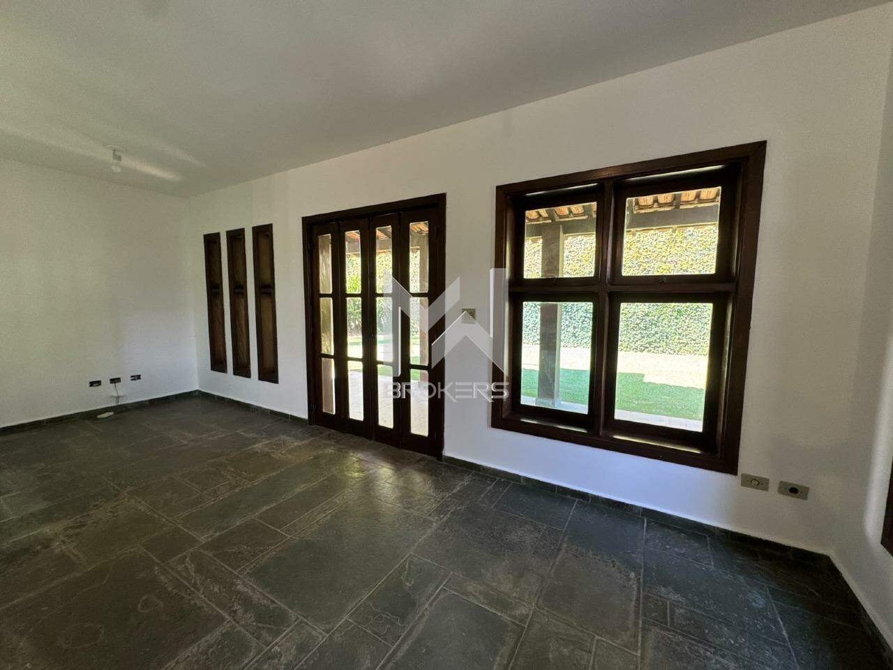 Casa em Condomínio à venda no Marambaia: Espaço com lareira