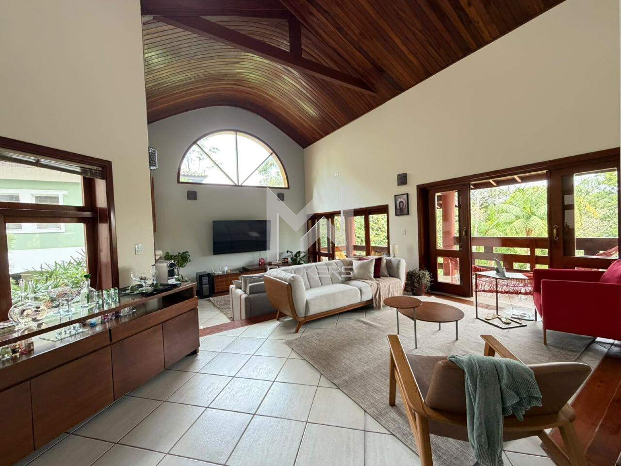 Casa em Condomínio à venda no Chácara Flora: Living