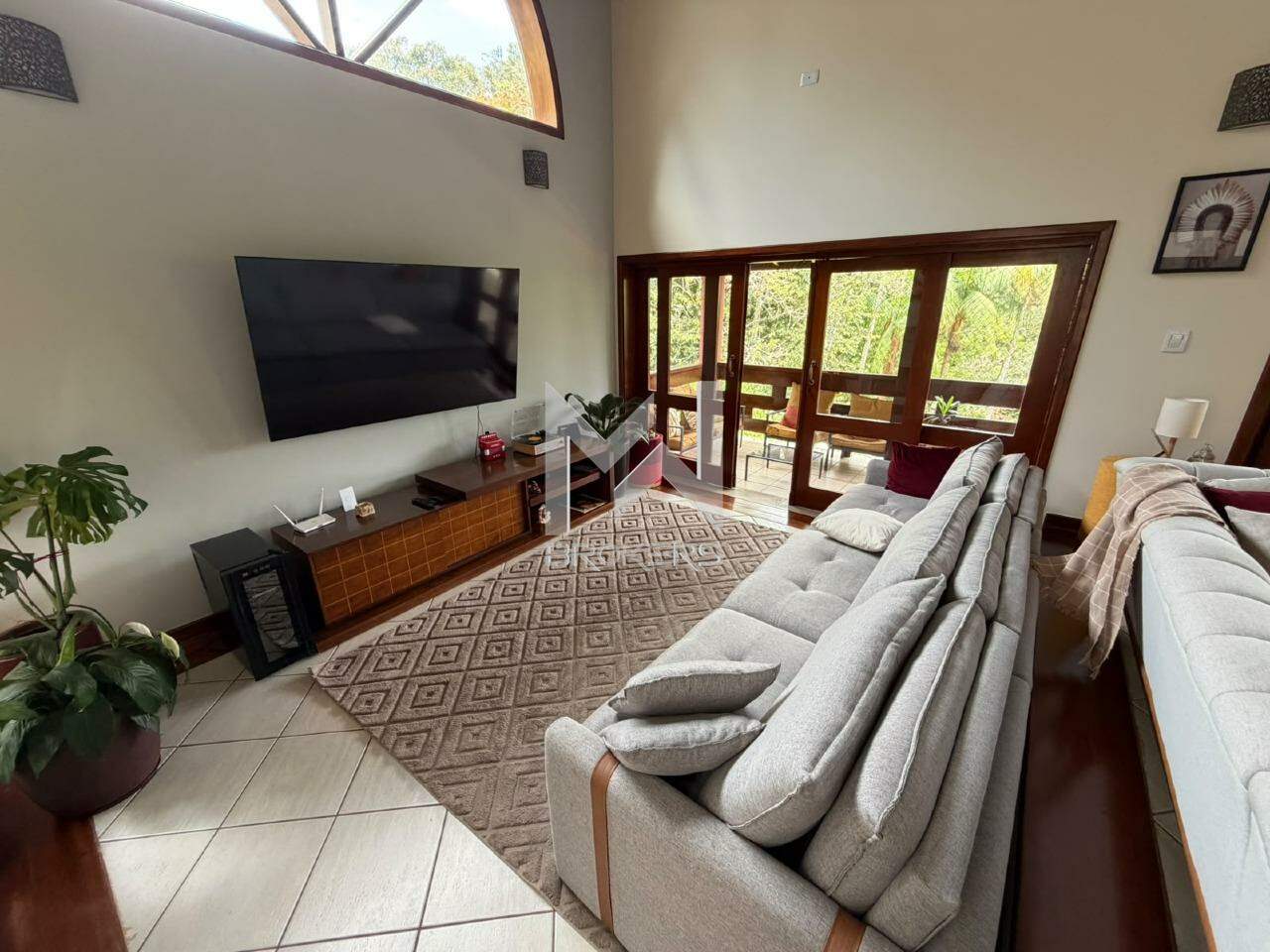 Casa em Condomínio à venda no Chácara Flora: Living