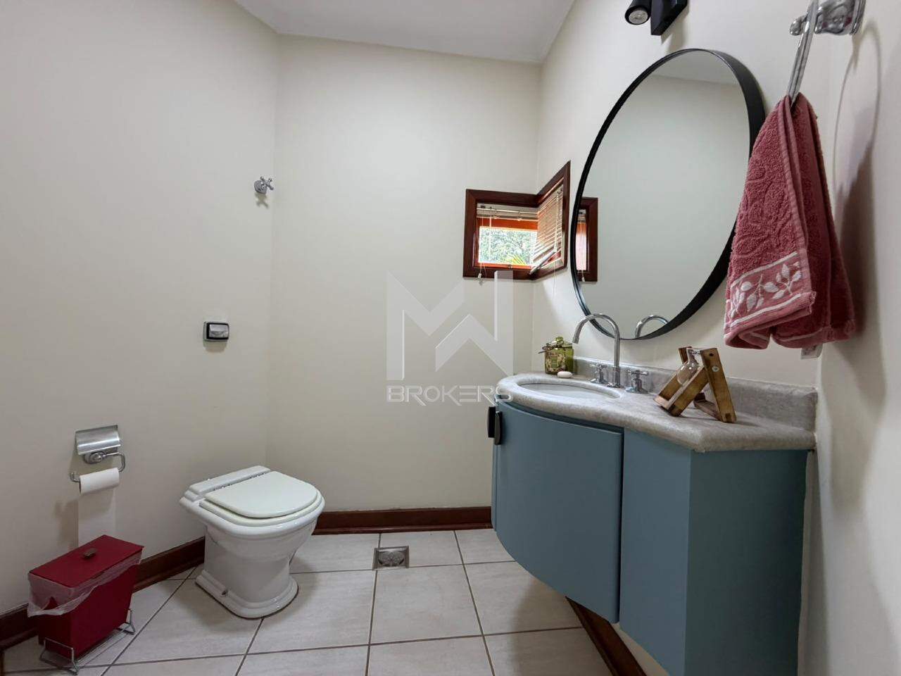 Casa em Condomínio para aluguel no Chácara Flora: Lavabo