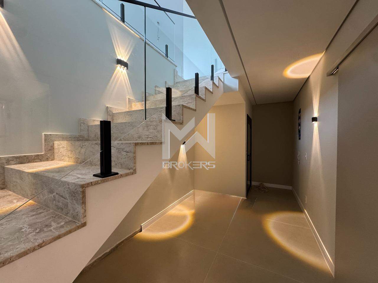 Casa em Condomínio à venda no Loteamento Recanto dos Paturis: Hall de Entrada / Acesso Elevador