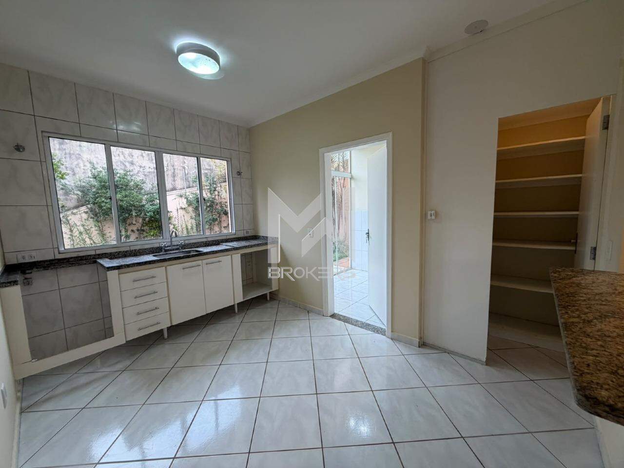 Casa em Condomínio para aluguel no Bosque: Cozinha