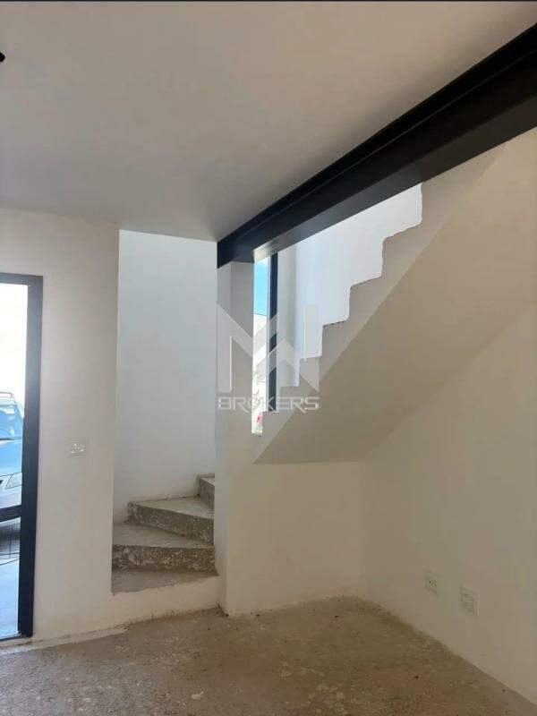 Casa em Condomínio à venda no Vila Omizollo: Sala
