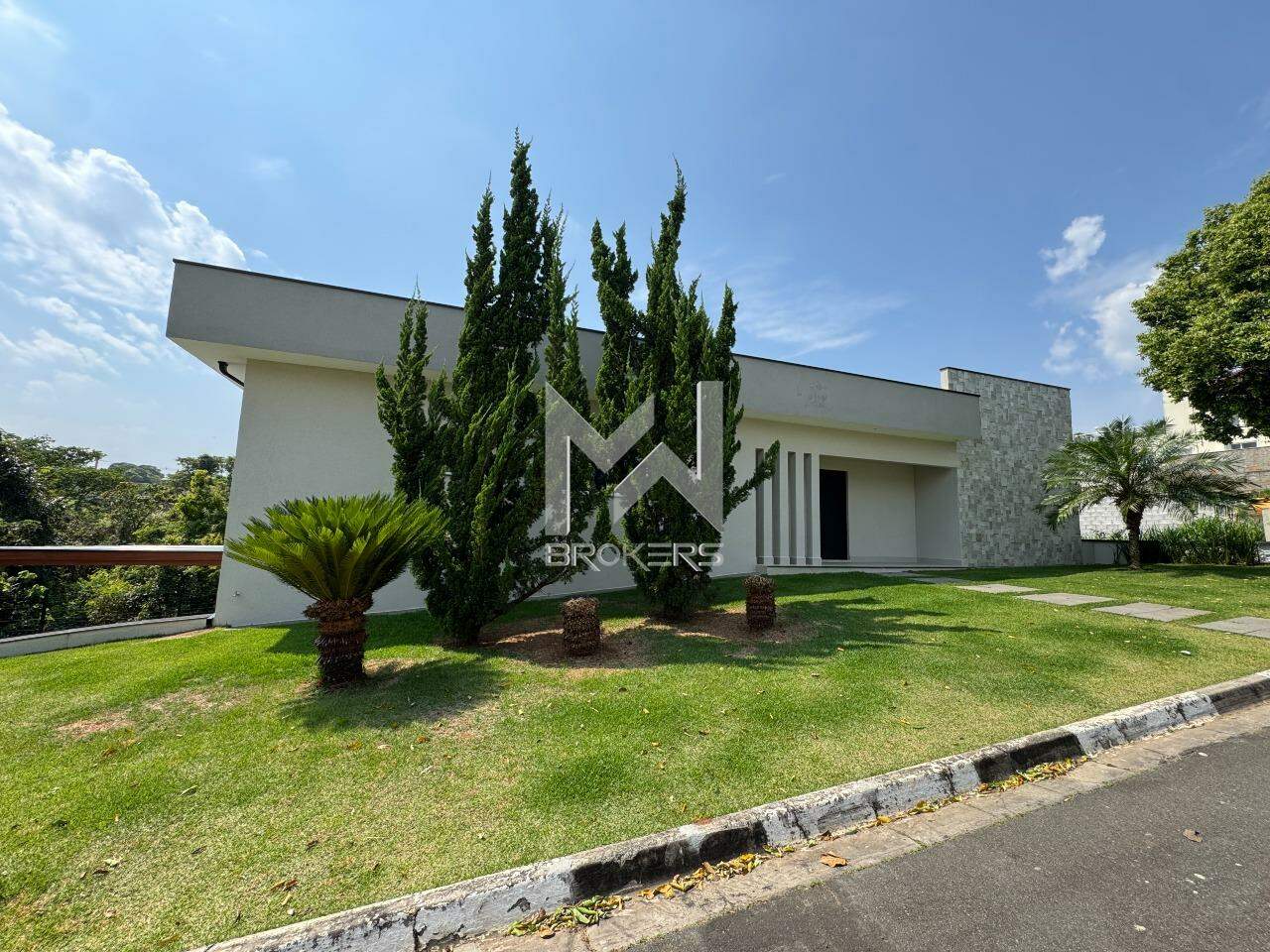 Casa em Condomínio à venda no Condomínio Terras de São Francisco: Fachada