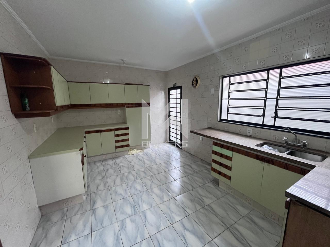 Casa para aluguel no Parque Nova Suiça: Cozinha