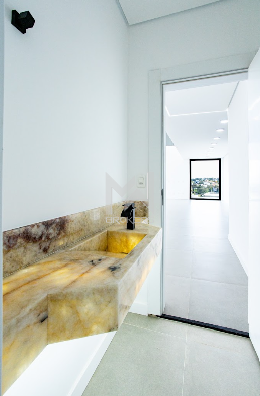 Casa em Condomínio à venda no Condomínio Fazenda Serra Azul Santa Maria: Lavabo