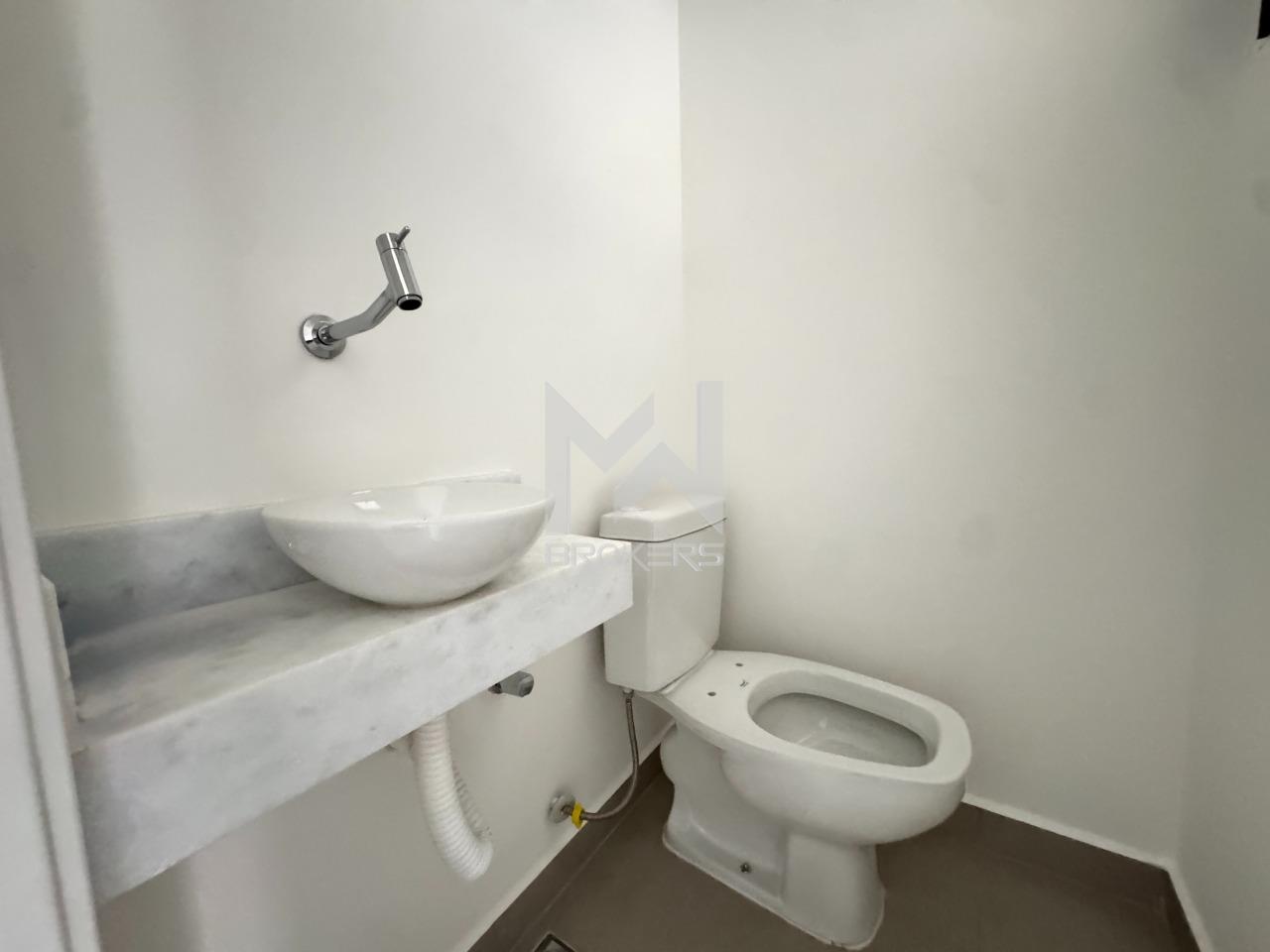 Casa em Condomínio para aluguel no Vila Omizollo: Lavabo