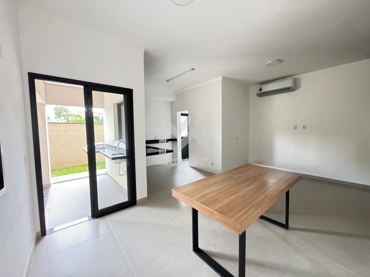 Casa em Condomínio para aluguel no Vila Omizollo: Salas / Cozinha