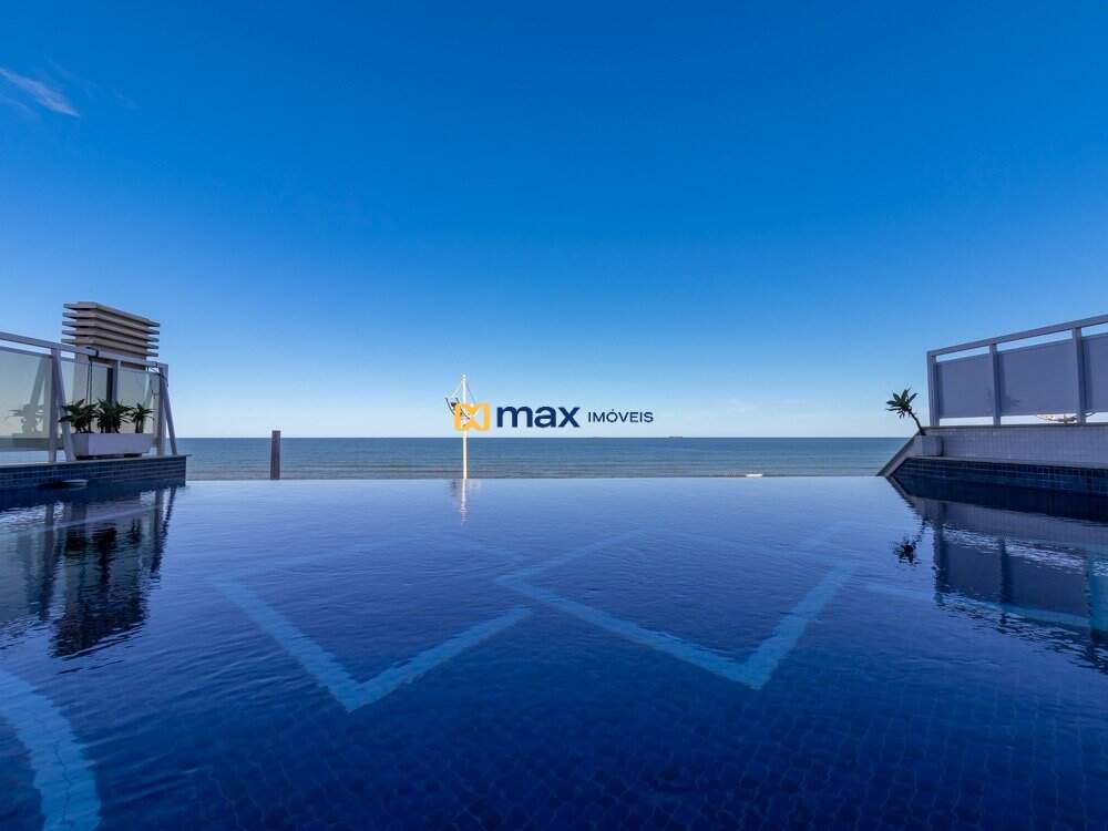 Piscina com borda infinita