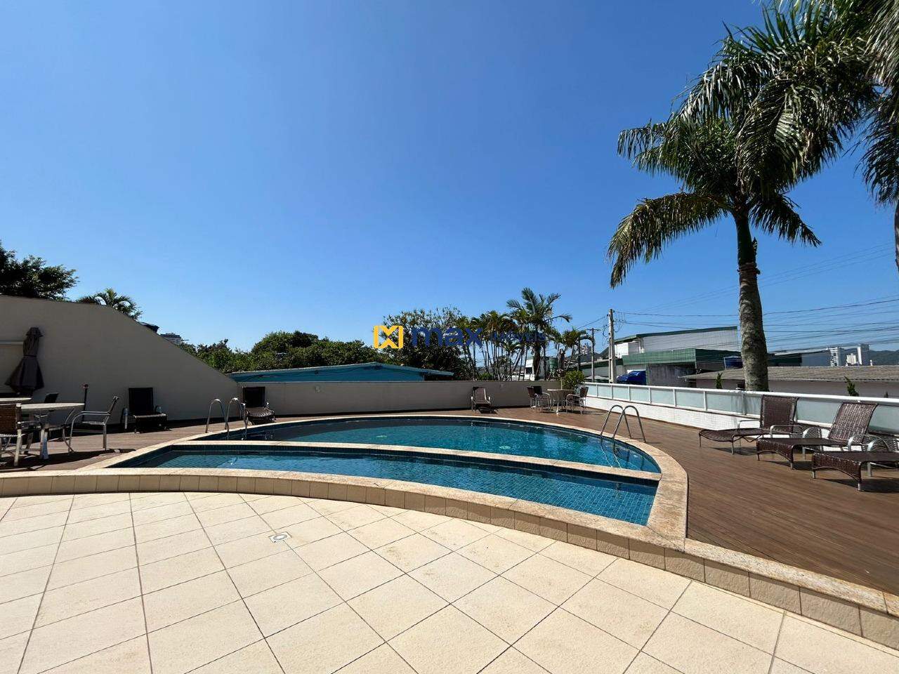 Piscina Adulto e Infantil