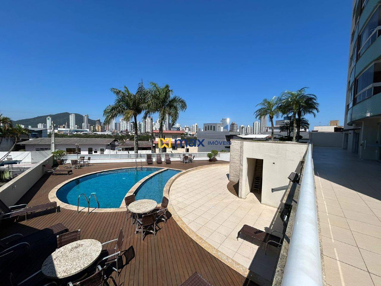 Piscina Adulto e Infantil