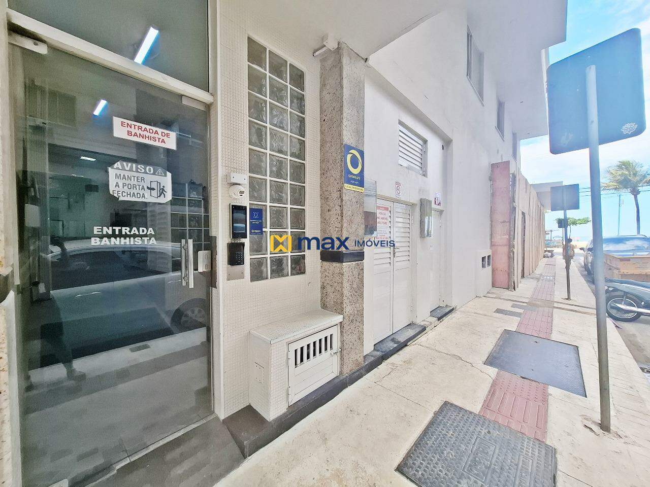 Entrada banhista com rampa de acesso