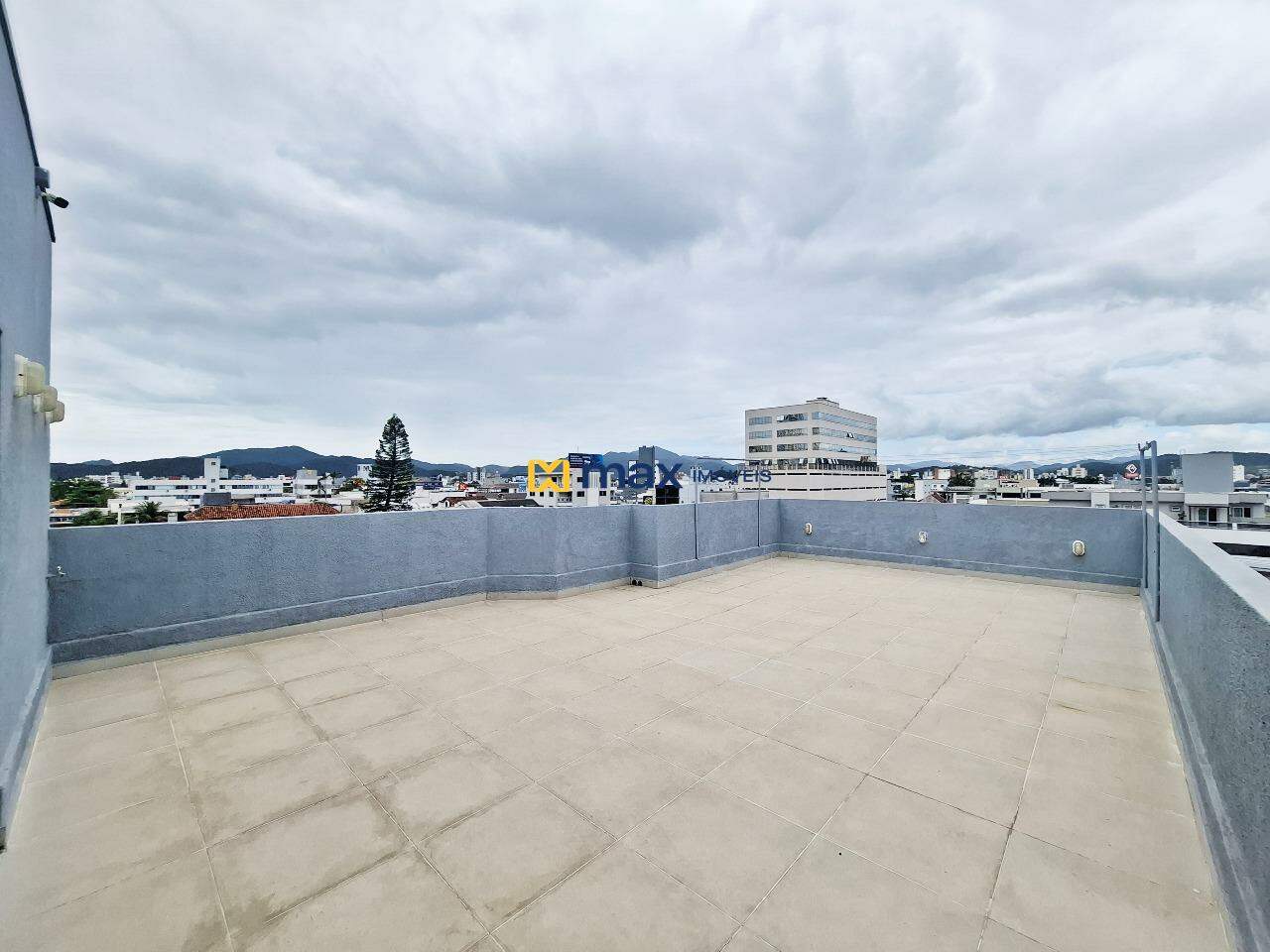 Rooftop com varal