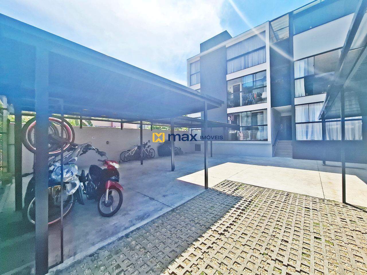 Estacionamento/bicicletário