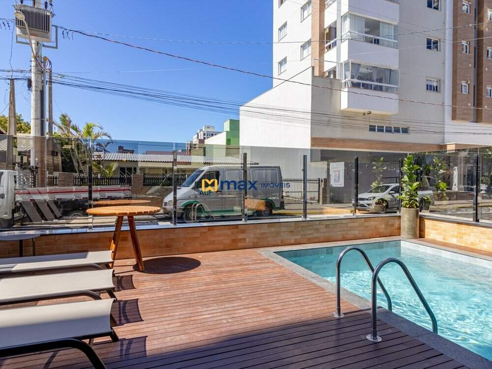 Piscina e Lounge