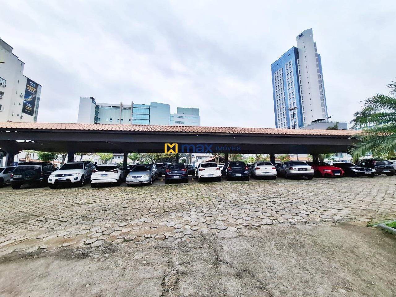 Estacionamento coberto