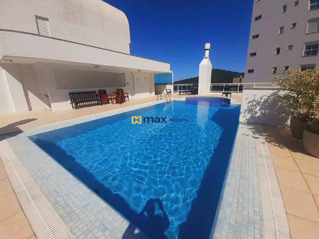 Piscina aquecida 24h por dia