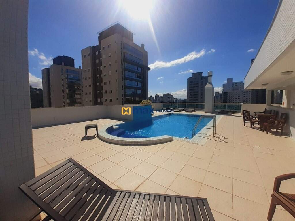 Piscina aquecida 24h por dia