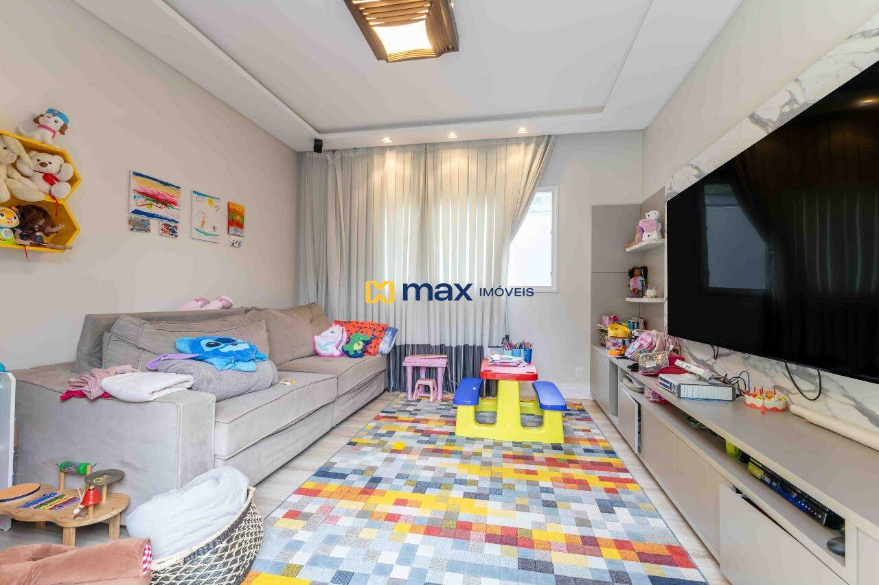 Casa à venda no Fazendinha: Sala de TV/Dormitório 2