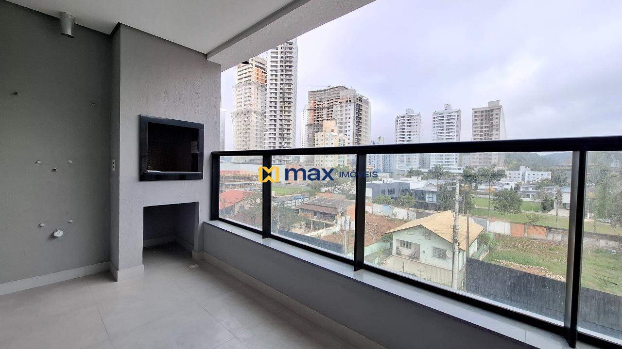 Apartamento à venda no Praia Brava: Sacada com churrasqueira