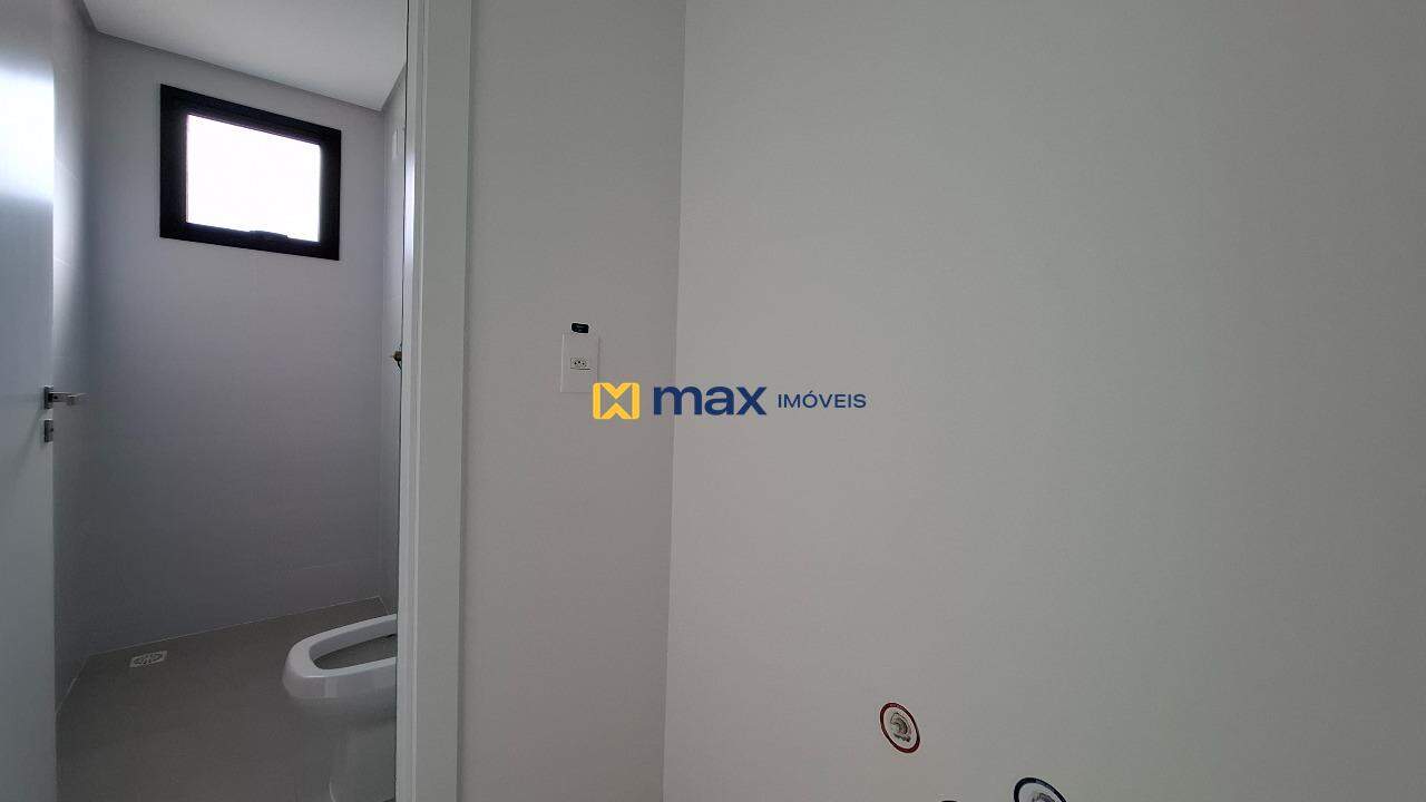 Apartamento à venda no Praia Brava: Banheiro demi-suíte