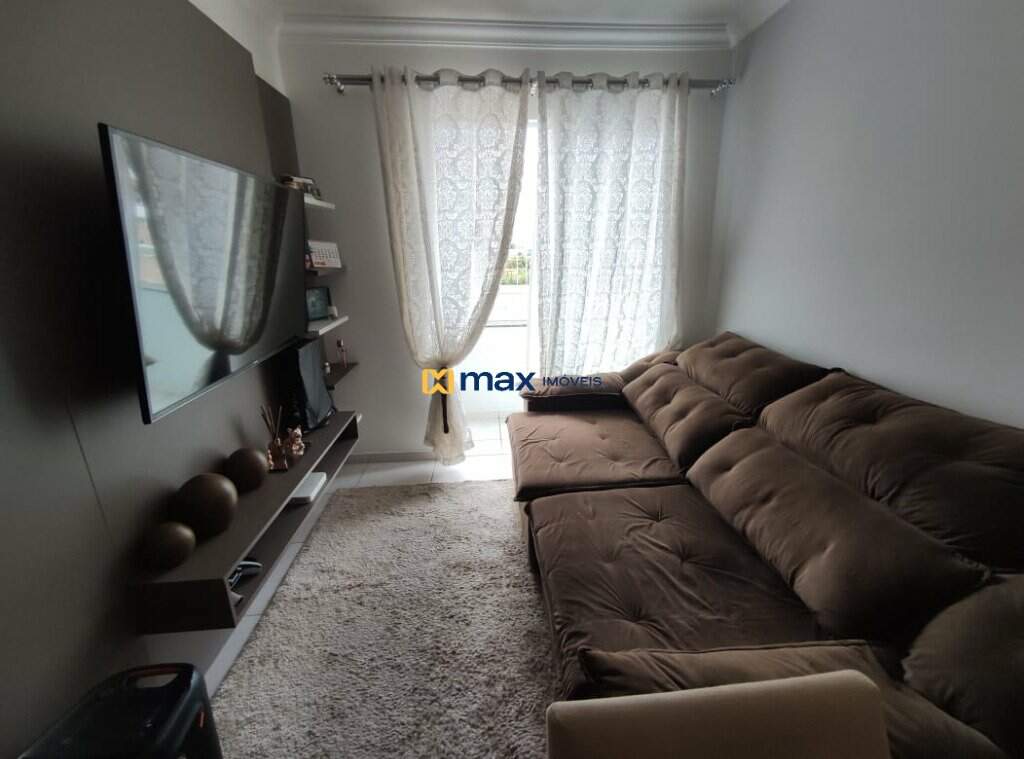 Apartamento à venda no Itaipava: Sala de estar