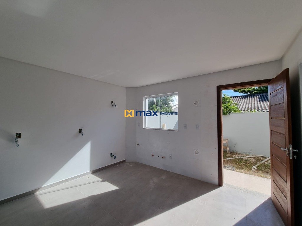 Casa à venda no Meia Praia: Cozinha