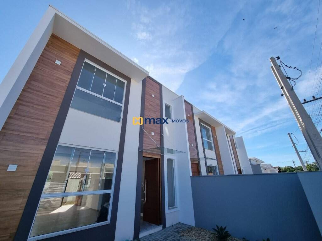 Casa à venda no Meia Praia: Fachada Sobrado