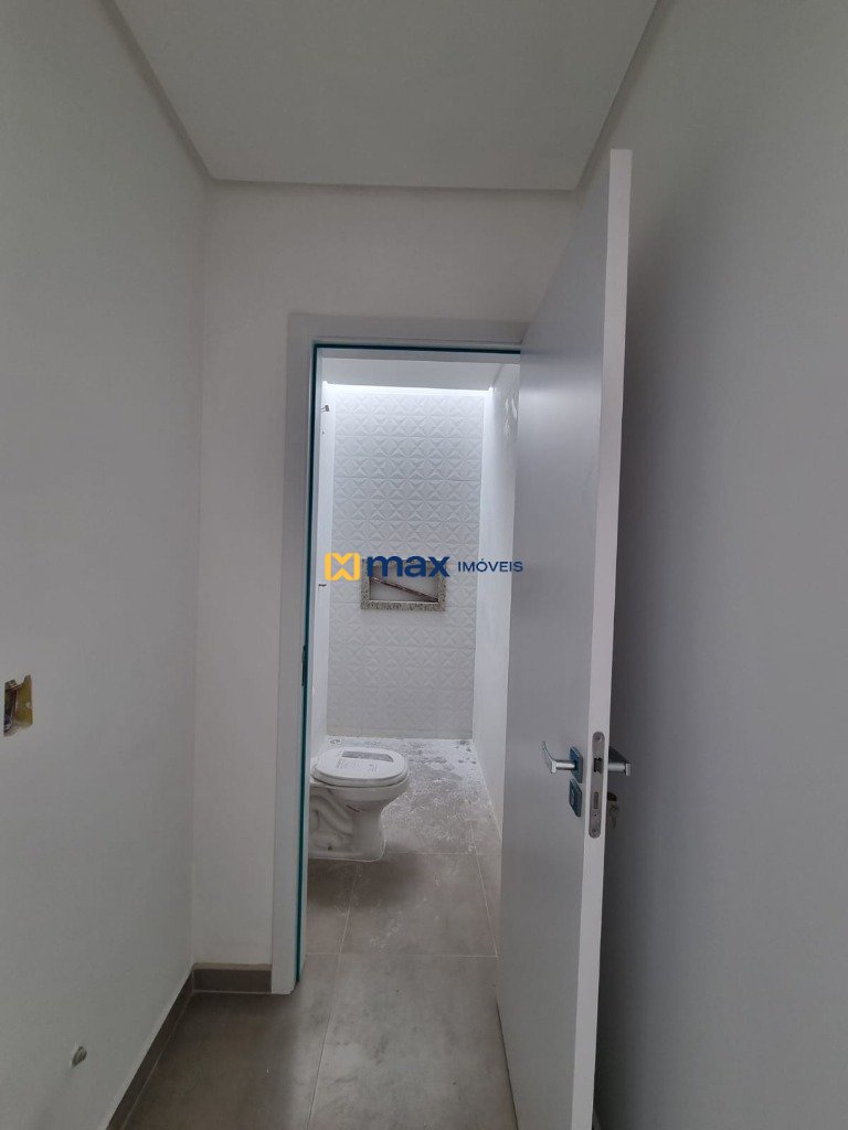 Casa à venda no Meia Praia: Banheiro Social