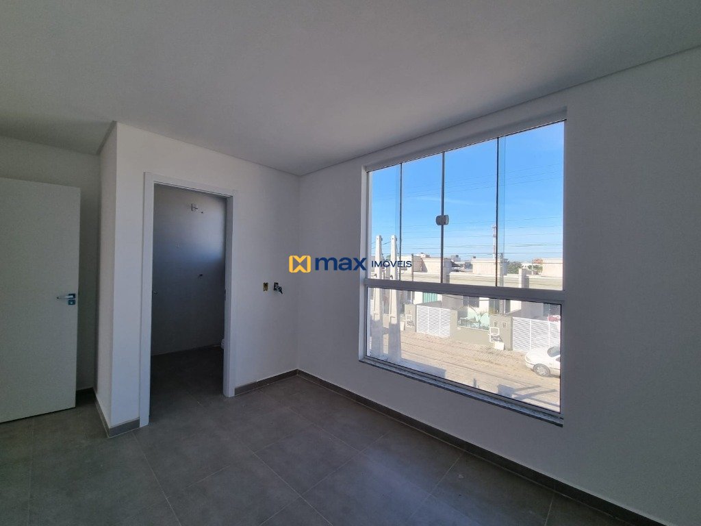 Casa à venda no Meia Praia: 