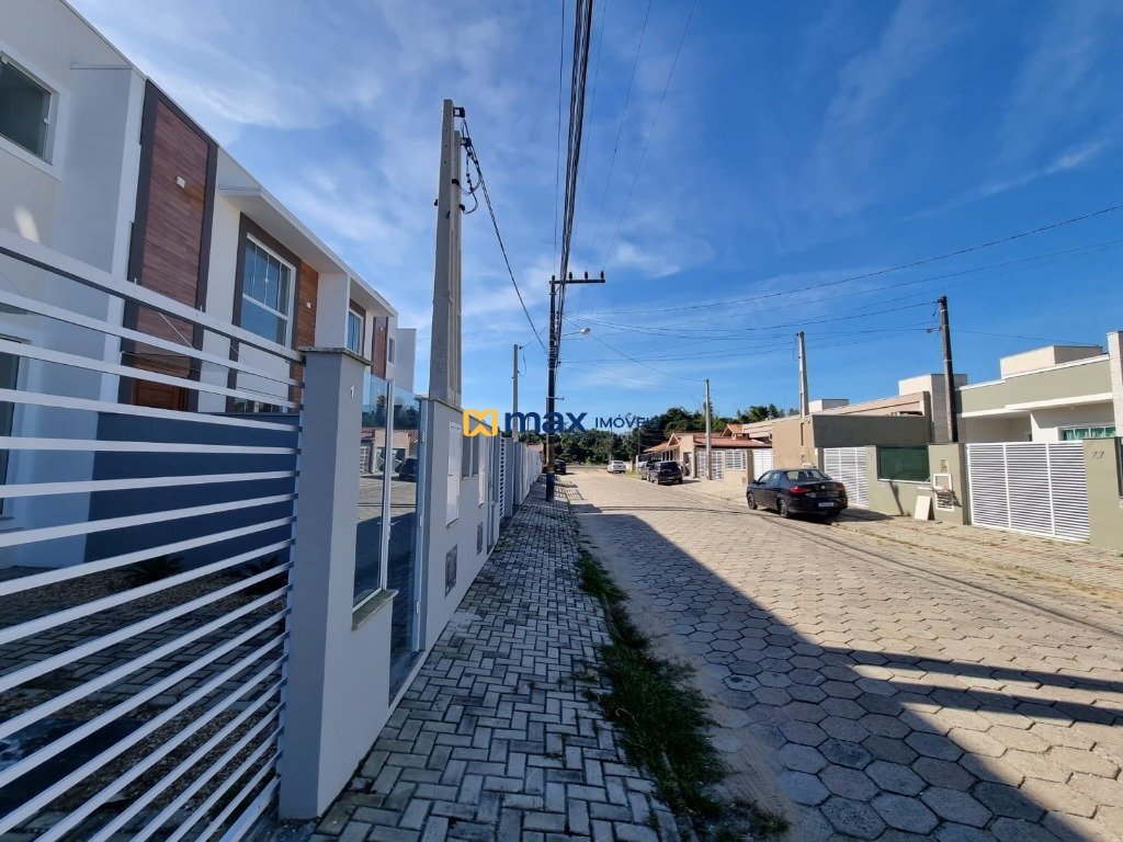 Casa à venda no Meia Praia: 